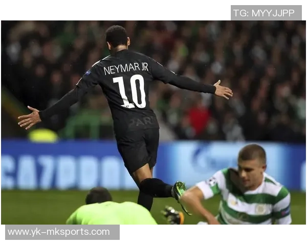 足球花式传球技巧揭秘让你在球场上成为众人瞩目的焦点